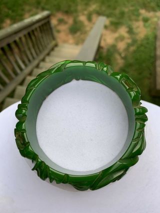 Vintage 7/8 Wide Chunky Carved Green Leaves & Flowers Bakelite ? Bangle Bracelet 7