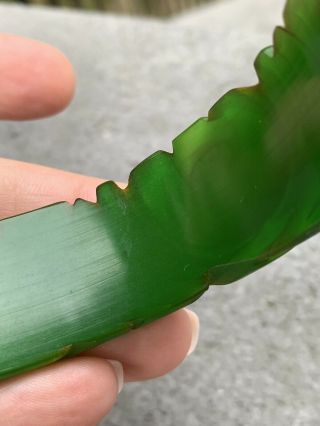 Vintage 7/8 Wide Chunky Carved Green Leaves & Flowers Bakelite ? Bangle Bracelet 8