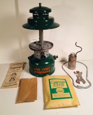 Vintage Coleman Lantern Model 237 B - 1944 ? - Only Kerosene.