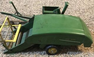 Vintage ESKA/ERTL John Deere Chain Driven Combine/Auger Head Pull Type Farm Toy 4