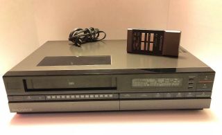 Vintage Magnavox Model Vr8525gy01 Vhs Player / Recorder With Remote -