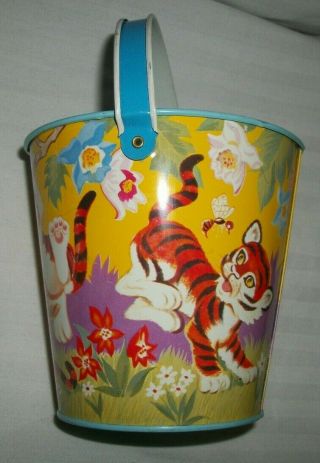 Vintage Ohio Art Child ' s Sand Pail Bucket Playing Tiger Cubs Great Graphics 2