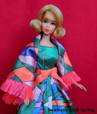 Vintage Mod Marlo Flip Blonde Twist N Turn Barbie Doll W/ Rainbow Wraps Outfit