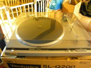 Vintage Technics SL - Q200 Direct Drive Auto Turntable has Cartridge&Stylus 2