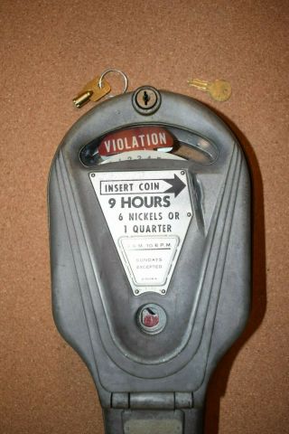 Vintage Dual Mfg.  9 Hour Parking Meter,  Nickels Or Quarters W/ Both Lock Keys
