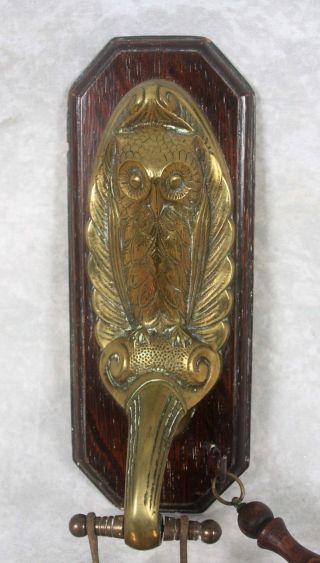 Vintage Victorian Brass & Wood Owl Wall Mounted Dinner Gong Bell w/ Orig Striker 3