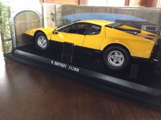 Ferrari Boxer 1:18 model,  Kyosho,  vintage bargain 3