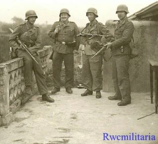 War Ready Group Wehrmacht Soldiers Posed W/ Mp - 40 Sub - Mg & Mauser 98k Rifles