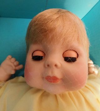 Vintage Vogue Baby Dear Doll 18  An w/Outfit 5