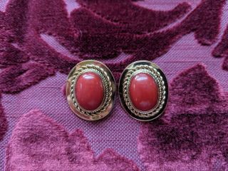 ANTIQUE LARGE OVAL RED CORAL 22KT YELLOW GOLD CLASSIC CLIP ON EARRINGS 8