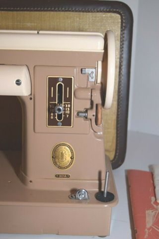 Vintage 1950 ' s Singer Model 301A Sewing Machine w/Case & Accessories 2