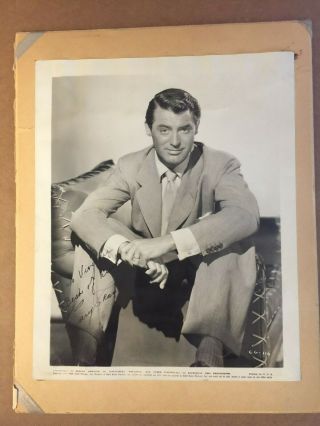 Cary Grant Very Rare Early Vintage Autographed 8/10 From 1944