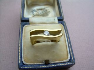 Vintage Heavy 18ct Gold Designer Ring Tension Set 25 Point Diamond Weight 8.  68g.