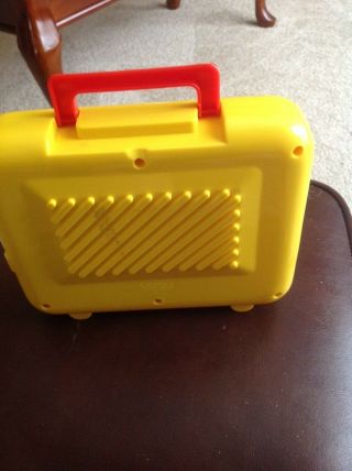 Vintage Shelcore Musical Windup TV/Radio Plays Toyland On Moving Yellow Screen 4