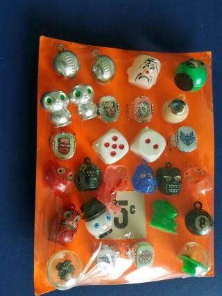 Vintage Gumball/vending Machine 5 Cent Monster Charms/rings Display/header Card