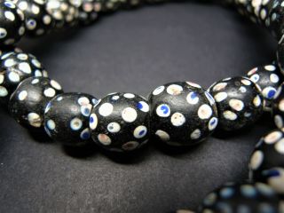 VENETIAN ANTIQUE SKUNK EYE BEADS BLACK WHITE SPOTTED GLASS AFRICAN TRADE BEADS 4