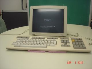 Vt320 - Aa Vintage Dec Video Terminal With Lk201 Keyboard,  Crt Installed