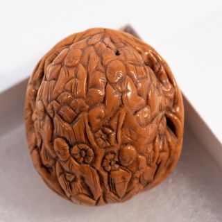 Chineses Vintage Hand Carved Walnut Shell 18 Buddhas 6 Flowers Hediao
