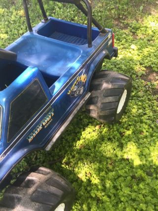 Vintage Bigfoot Monster Truck Powerwheels. 6