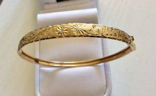 Lovely Ladies Vintage 9 Carat Gold Bangle Bracelet 9ct Bangle