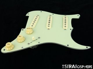 Fender Stratocaster Loaded Pickguard Strat Vintage 57/62 3 Ply 11 Hole