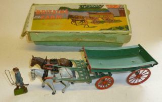 Britains Vintage Lead Boxed 5f Farm Waggon And Carter Set - 1940/50 