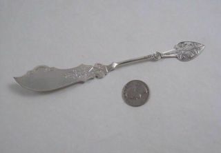 COIN SILVER STRAWBERRY PATTERN MASTER BUTTER KNIFE BRITE CUT NOT STERLING 6