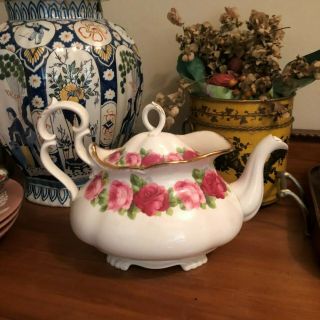 Lovely Rare Royal Albert Old English Rose Teapot (victoria)