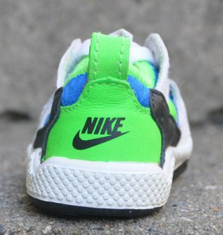 Baby Nike Huarache White / Royal / Scream Green (Size 2.  5) DS OG 3