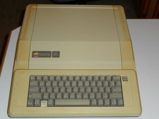 Vintage 1984 Apple Iie Computer A2s2064 Good Cond.  Powers On