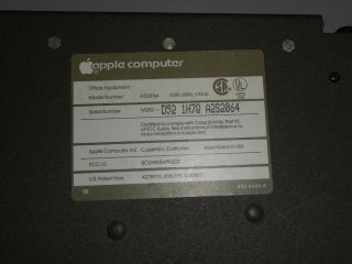Vintage 1984 Apple IIe Computer A2S2064 Good Cond.  Powers On 3