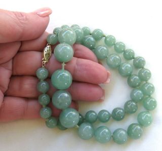 Vintage Chinese Celadon Jade Graduated Bead Necklace 14k Gold Clasp 17.  5 " Long