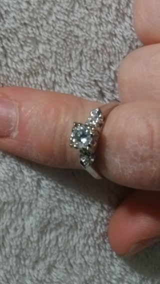 Vintage 14k White Gold Ring w/ 3 set diamonds Size 6 6