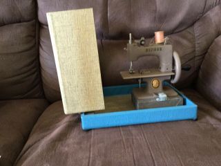 Vtg 1950s Singer Sewhandy Model 20 Sewing Machine Mini Child 