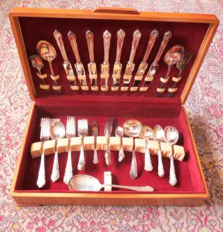 Sheffield Silverplate - 71 Piece Service For 8 - Velvet - Lined Wooden Chest