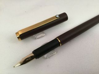 Montblanc Vintage Noblesse Matte Bordeaux Fountain Pen 14k Gold Nib Medium Pt