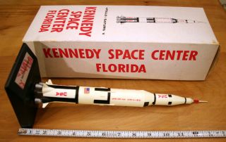 Vintage Kennedy Space Center Pennant & Model Saturn V Rocket 6