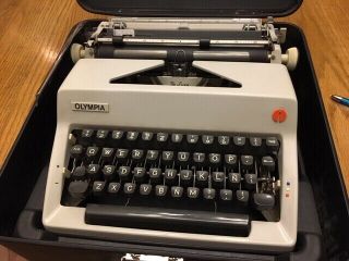 Vintage Olympia Sm9 Deluxe Portable Typewriter & Black Case Pica Type Minty