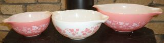 Lovely Vintage Pyrex Gooseberry 3 Nested Mixing Bowl Set