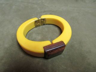 Vintage 1930 ' s Yellow Bakelite Art Deco Wood Gem Top Clamper Bracelet 2