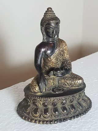 A Qing Dynasty Tibetan Chinese Gilt Bronze Buddha. 2
