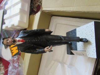 Beatles RARE 1996 ' RINGO STARR ' SIGNED GARTLAN FIGURINE D 5