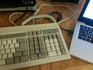 Vintage Northgate OMNIKEY PLUS Mechanical keyboard white Alps switch w/ adapters 3