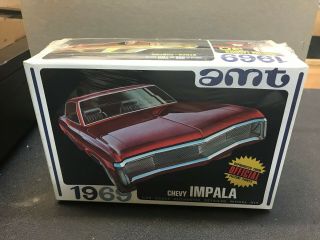 Vintage Amt 1/25 Scale 1969 Chevrolet Impala Factory Model Kit