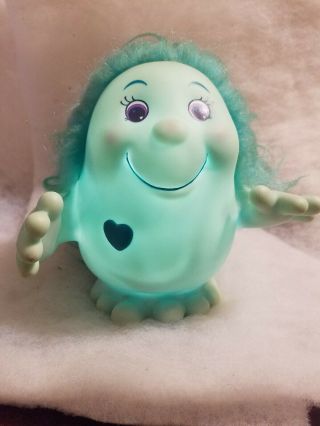 P) 1984 Playskool Snugglebumm Figure Blue Hair Lights Up