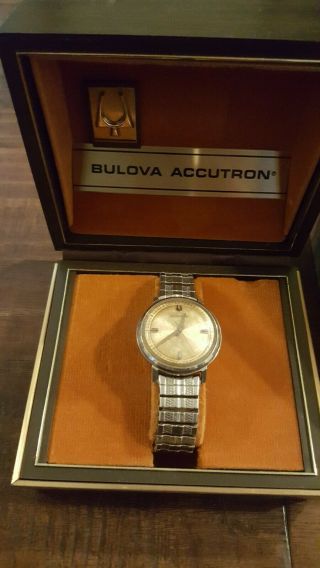 Vintage Mens Bulova Accutron Watch In Case With Price Tag