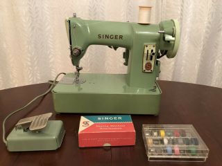 Vintage Singer 185j Sewing Machine Green - Made In Canada