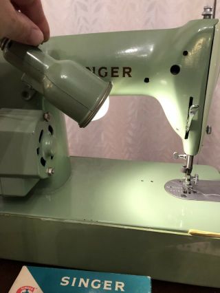 Vintage Singer 185J Sewing Machine Green - Made in Canada 5