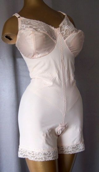 Slimming Lacy Pastel Pink Vintage All - In - One Body Shaper Girdle - Sz 40 C