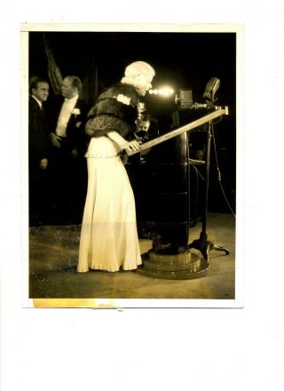 Jean Harlow 1933 Vintage Press Photo At The Premier Of Dinner At Eight